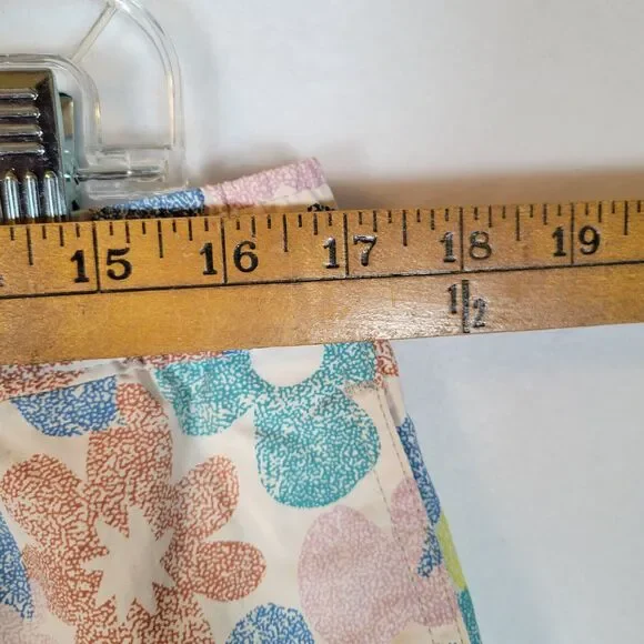 Patagonia Womens Barely Baggies Shorts Size L Multicolor Floral Hawaiian Beachy - Picture 7 of 9